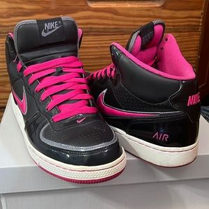 Women’s size 10 Nike Hightops